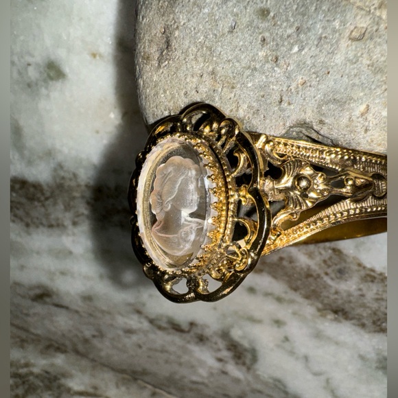 Whiting & Davis Cameo Gold Bangle - Picture 12 of 16